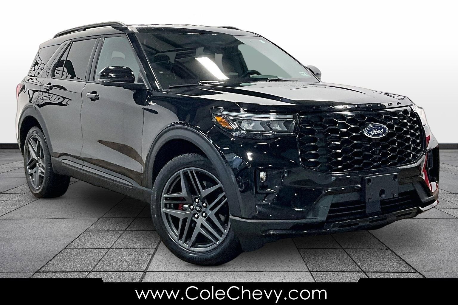2025 Ford Explorer ST-Line