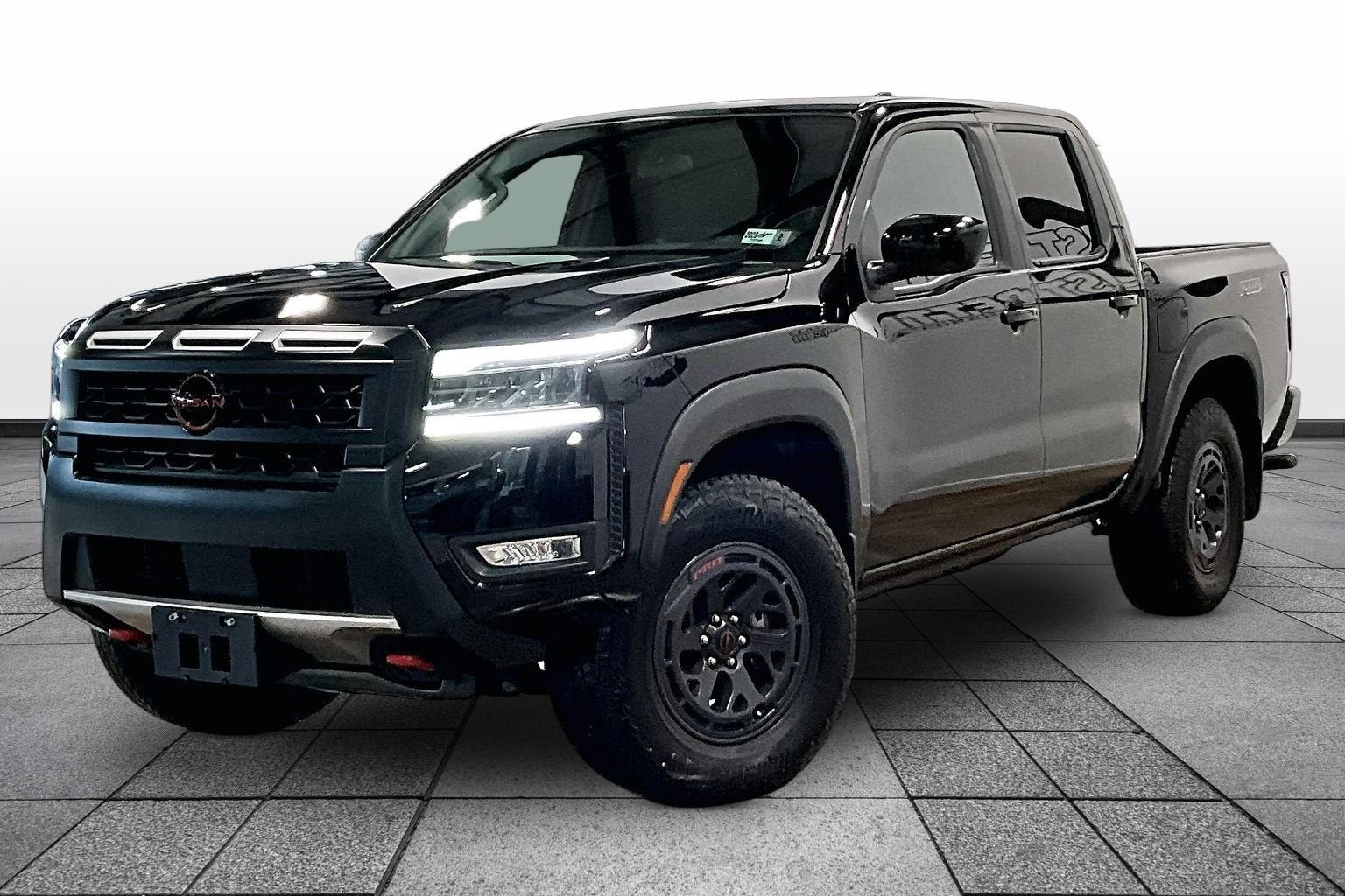 2025 Nissan Frontier PRO-4X - Photo 12