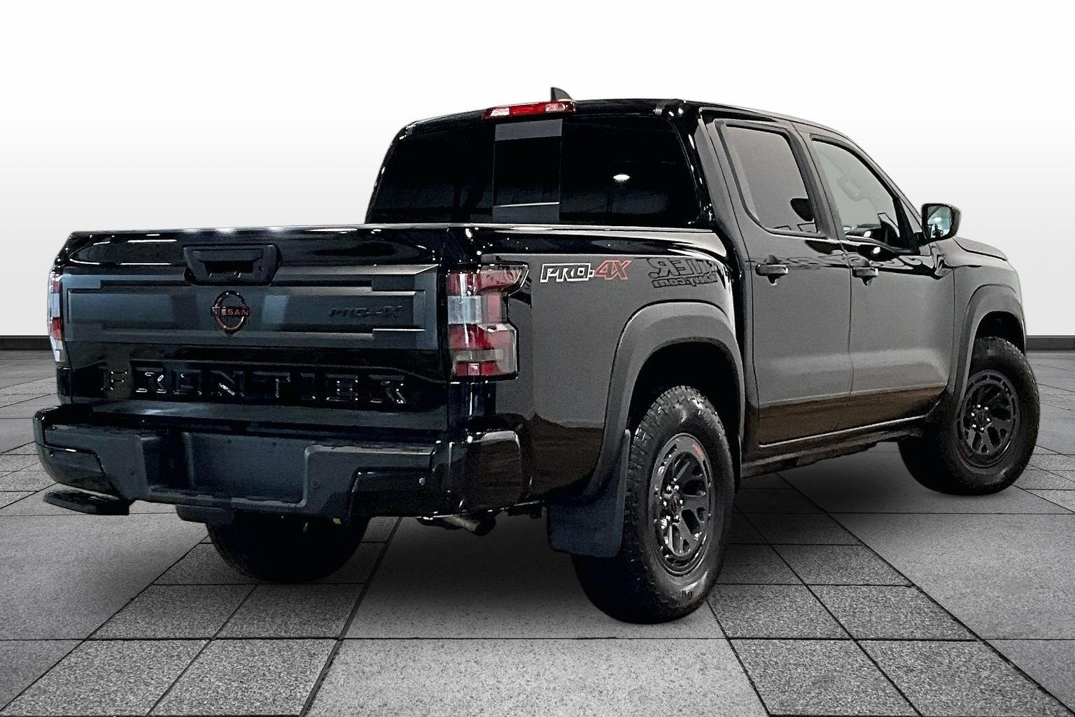2025 Nissan Frontier PRO-4X - Photo 13