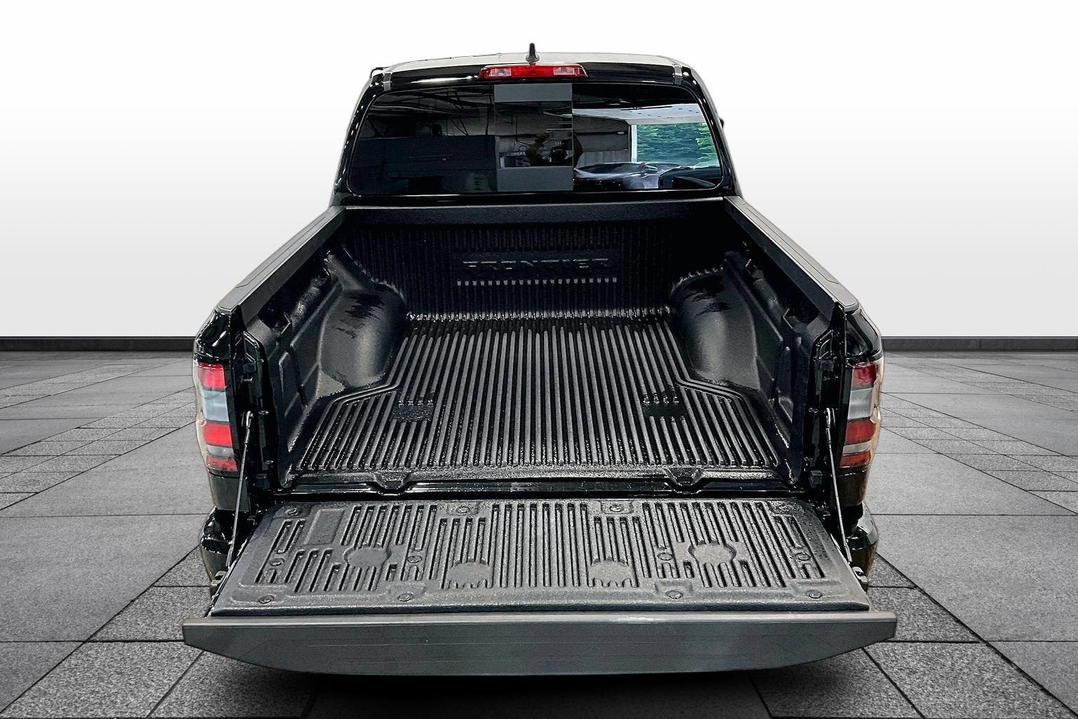 2025 Nissan Frontier PRO-4X - Photo 18