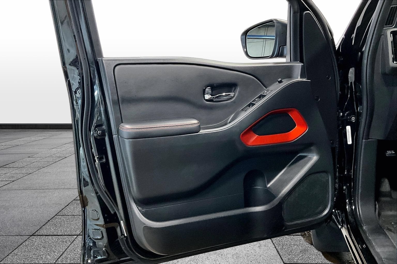 2025 Nissan Frontier PRO-4X - Photo 24