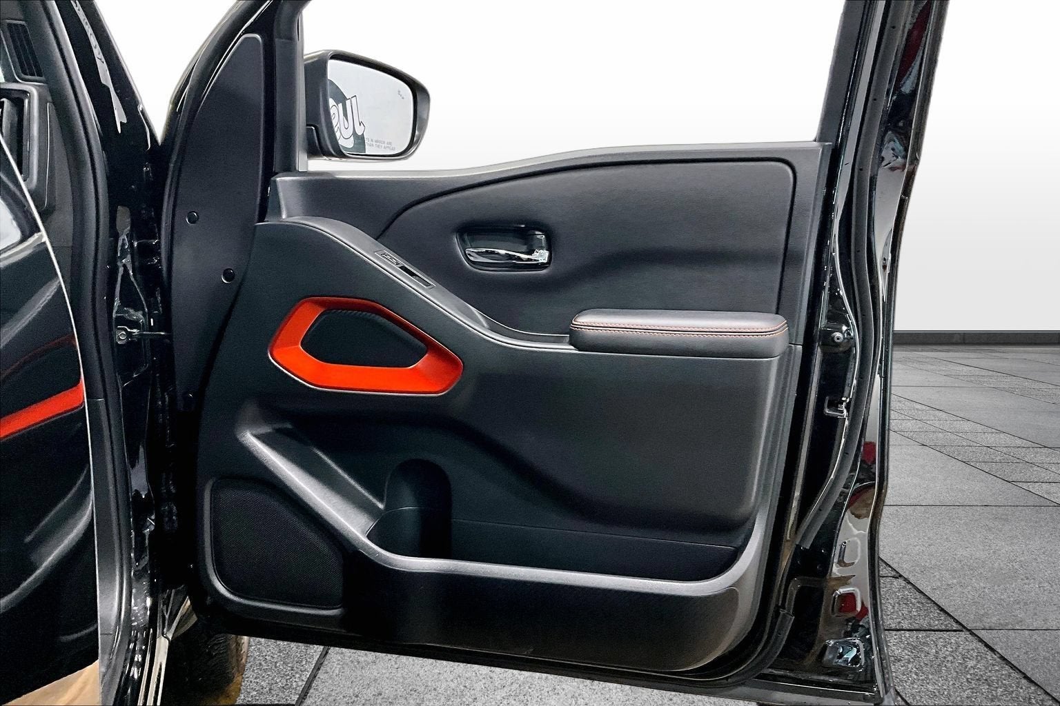 2025 Nissan Frontier PRO-4X - Photo 25