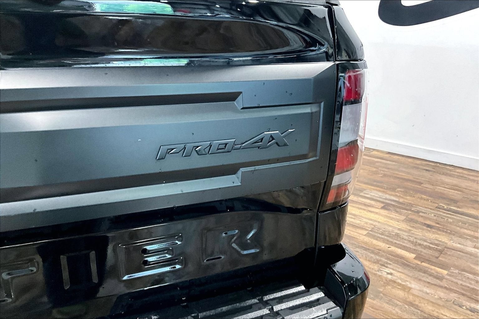2025 Nissan Frontier PRO-4X - Photo 8