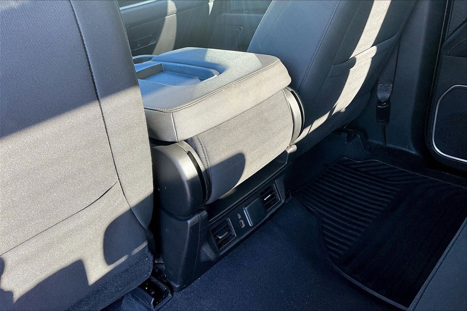 2022 Chevrolet Silverado 1500 LT (2FL)