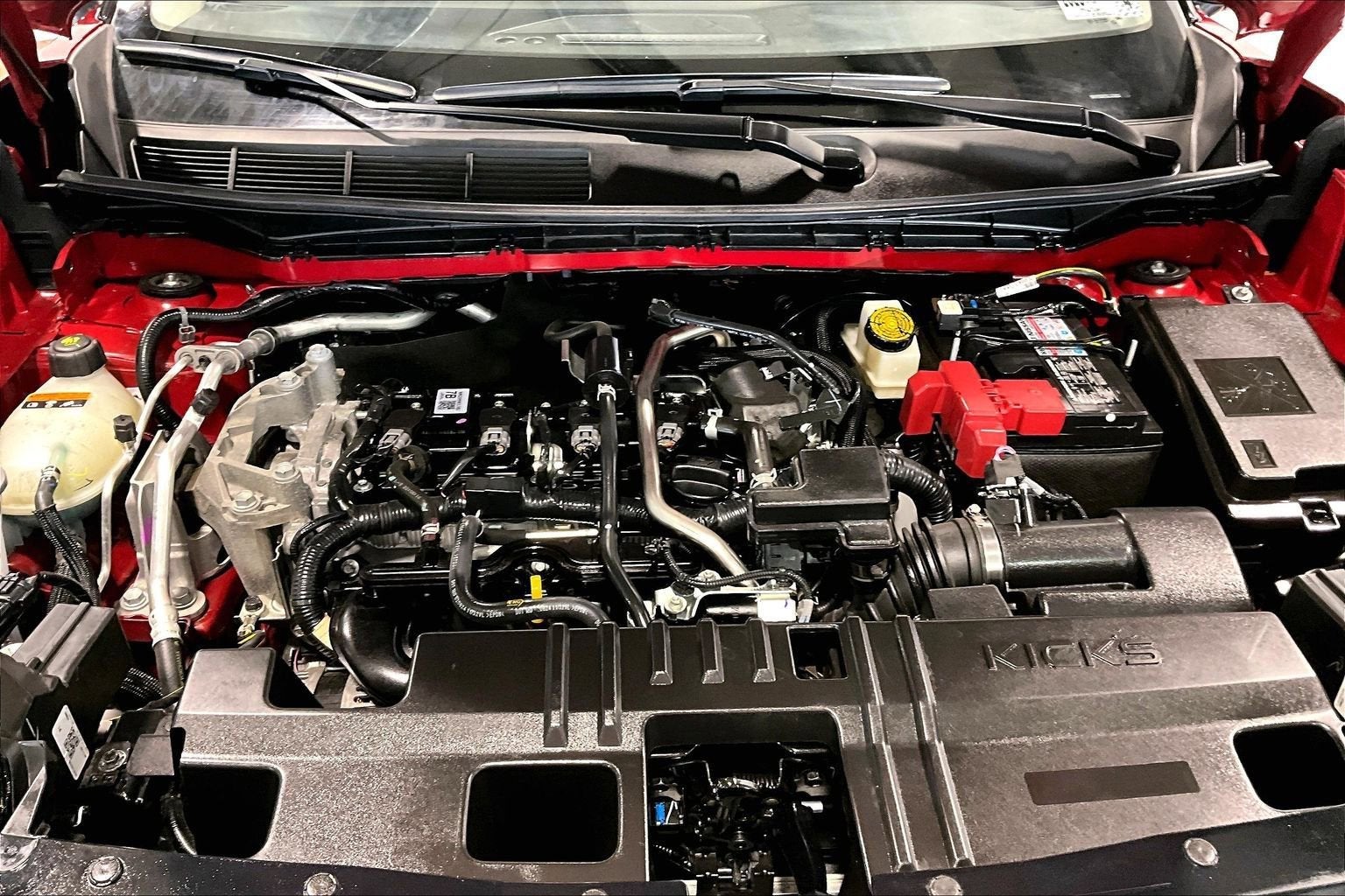 2025 Nissan Kicks SR