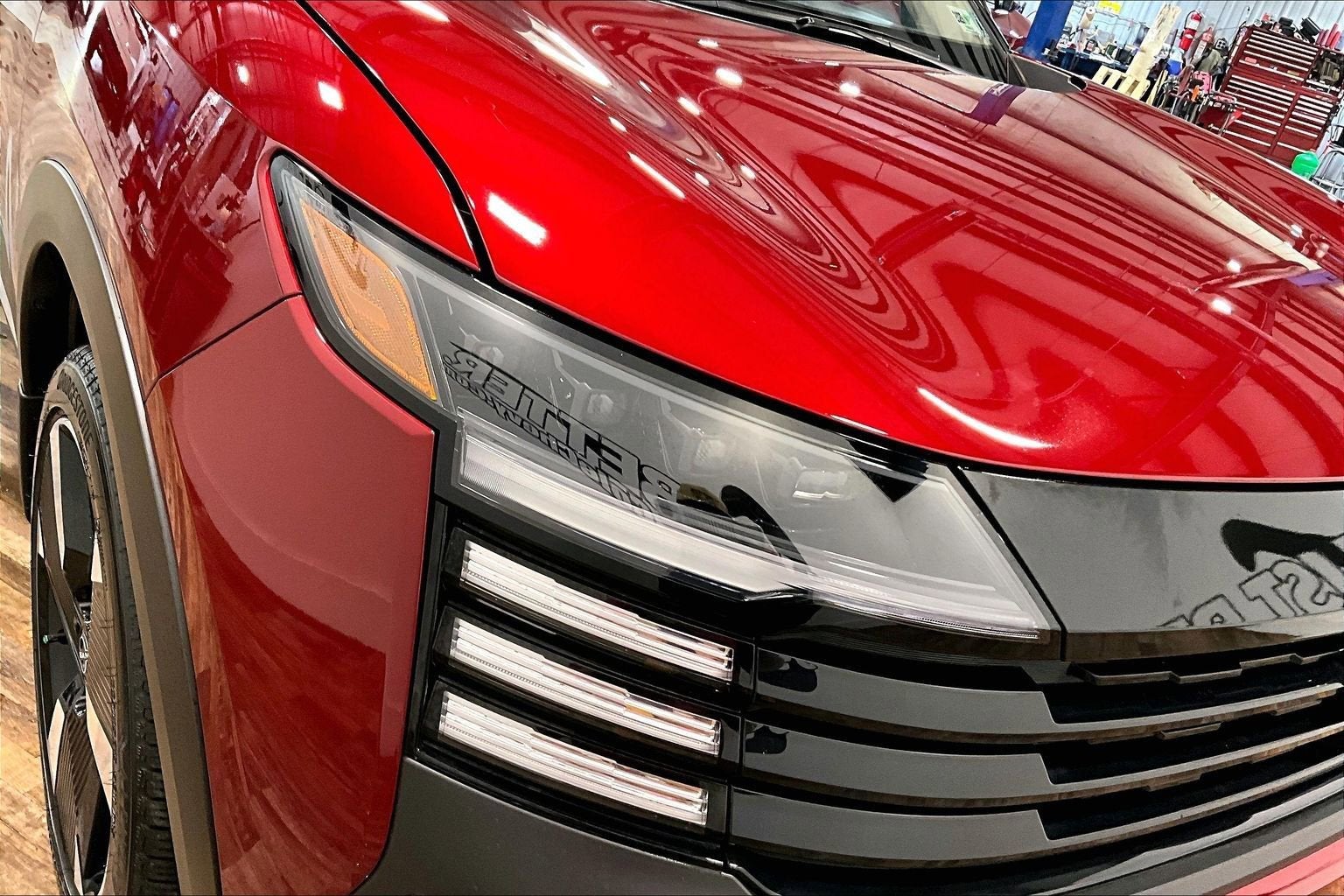 2025 Nissan Kicks SR