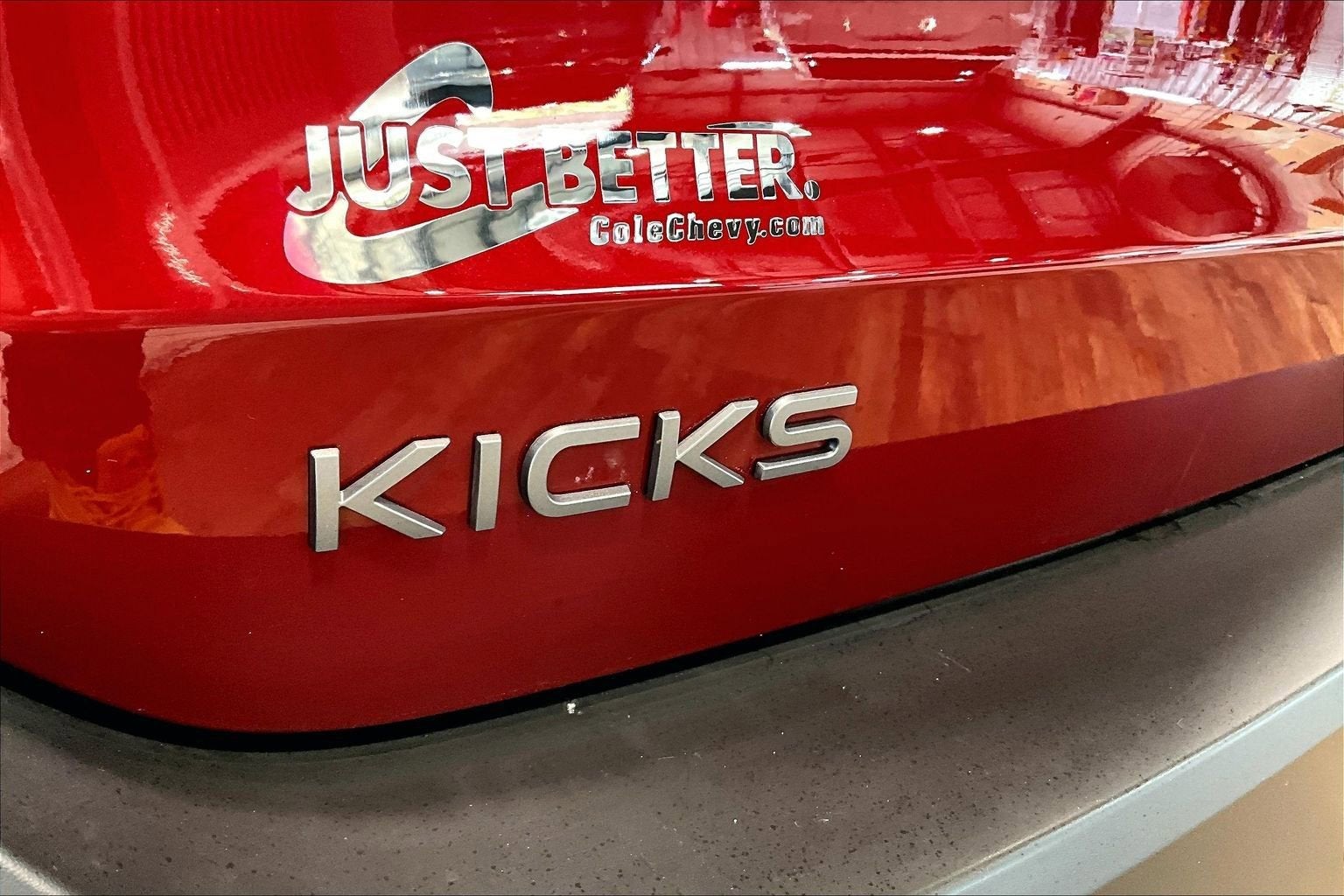 2025 Nissan Kicks SR