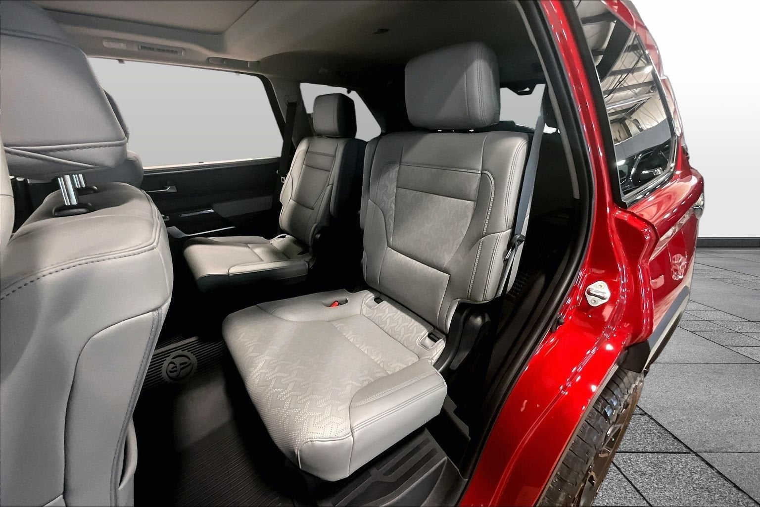 2024 Toyota Sequoia SR5